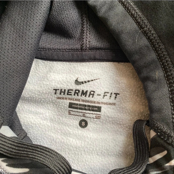 Nike Women’s Therma Fit Pullover Hoodie - Picture 9 of 9